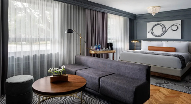 Полулюкс The Drake Oak Brook, Autograph Collection