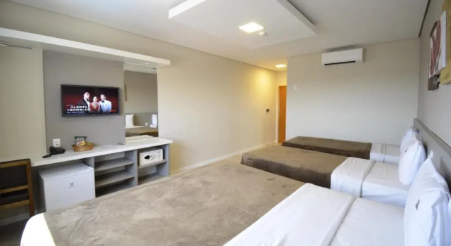 Четырёхместный номер Luxury Business Park Hotel