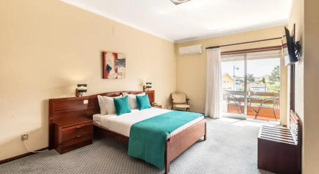 Hotel Colmeia, Забронировать Отель Монте-Реал Бейра-Алта, рядом с Термальный спа-центр Monte Real