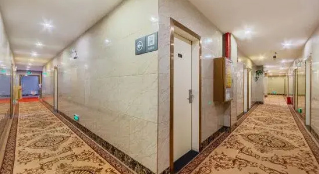 Haixiang Hotel (Guangzhou Baiyun Railway Station), Book Hotel Hotels in Guangdong with Parking, Parking