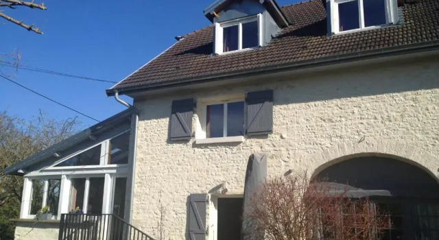 Les Petunias, Rezerwuj Hotel Hotele w Hugier z parkingiem, Parking