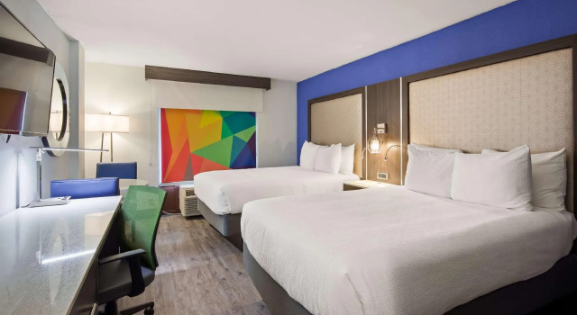 Четырёхместный номер Standard Best Western Plus Executive Residency Denver - Central Park Hotel