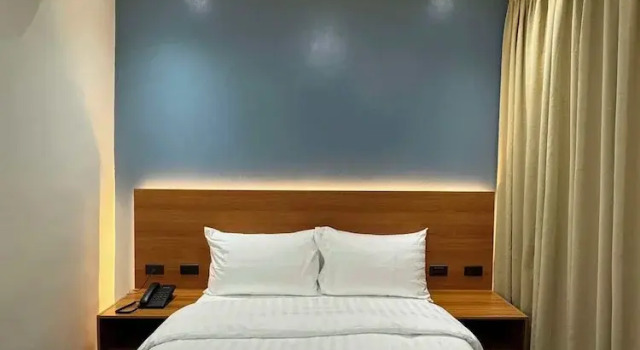 Estela's Hotel and Event Center, Book Hotel Hoteller i Tanauan med parkering, Parkering
