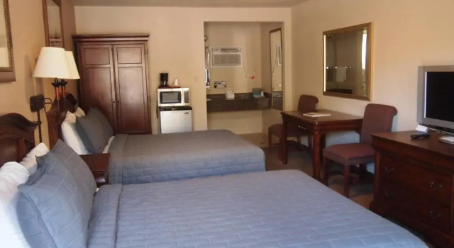 Четырёхместный номер Standard Eagle Motel