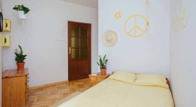 Lucka Rooms - Yellow Submarine B24.1