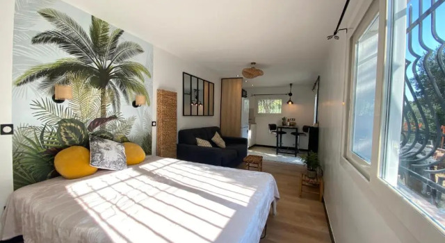 Апартаменты BREATHE - Unique Guest House : City center and nature