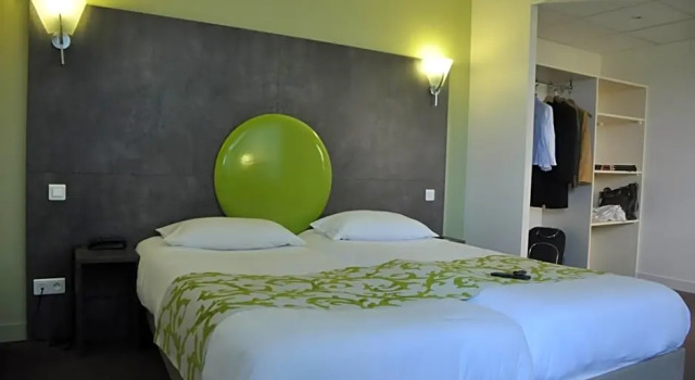 Семейный номер Standard BRIT HOTEL CONFORT ALEXIA - La Souterraine