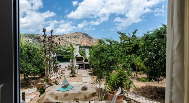 The Holiday House 1, Забронировать Отель  