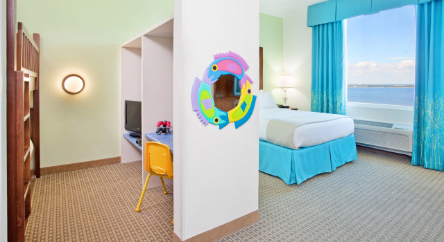 Holiday Inn Resort Pensacola Beach Gulf Front by IHG, Забронировать Курортный отель Пенсакола-Бич Панхэндл Флорида