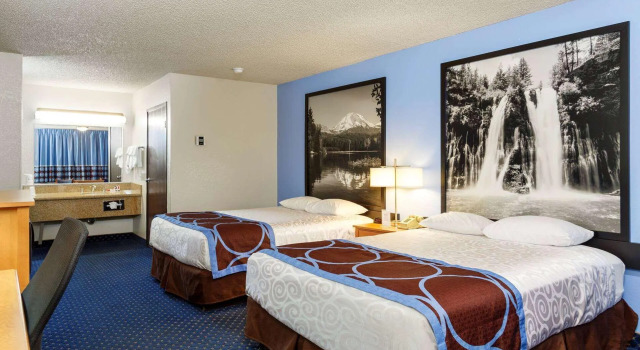 Четырёхместный номер Standard Super 8 by Wyndham Susanville