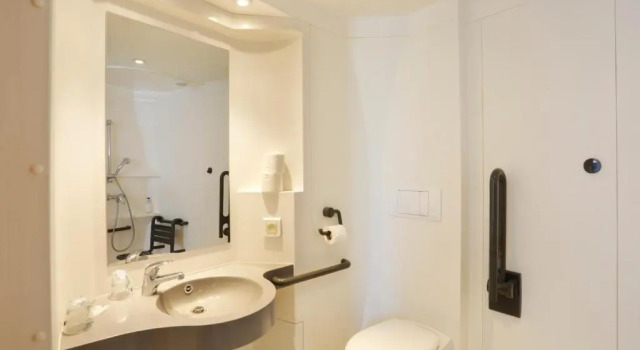 Трёхместный номер Standard First Inn Hotel Paris Sud Les Ulis