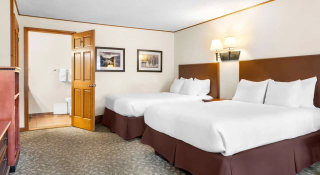 Четырёхместный номер Standard Best Western Adirondack Inn
