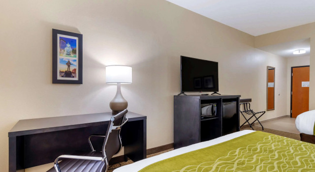 Четырёхместный номер Standard Comfort Inn & Suites Montgomery Eastchase