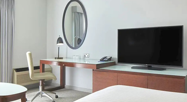 Четырёхместный номер Deluxe Delta Hotels Cheshunt
