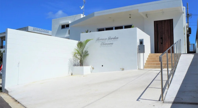 Terrace Garden Okinawa, Rezerwuj Hotel Hotele w Okinawa z parkingiem, Parking