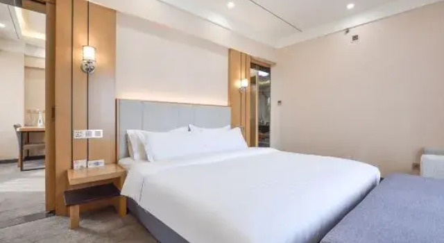 Люкс Deluxe Dalian Royal Hotel