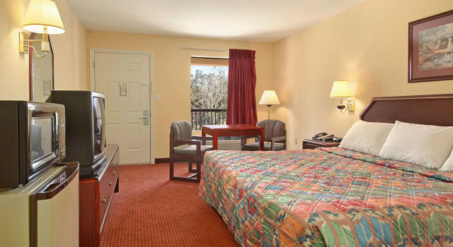 Двухместный номер Standard Days Inn by Wyndham Ocean Springs
