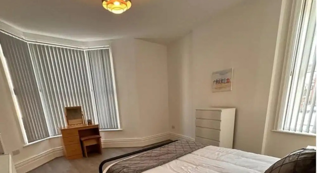 Near Beach - Parking - Wifi - Sleeps 2, Rezervați Apartament Apartamente în Merseyside, Apartament
