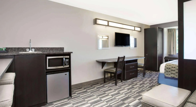 Люкс Microtel Inn & Suites by Wyndham Tuscaloosa Near University