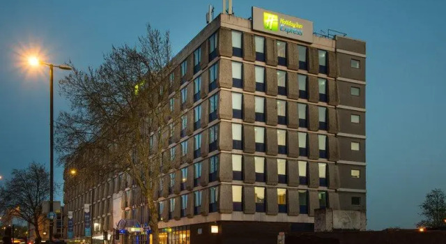 Кровать в общем номере Holiday Inn Express Bristol City Centre by IHG