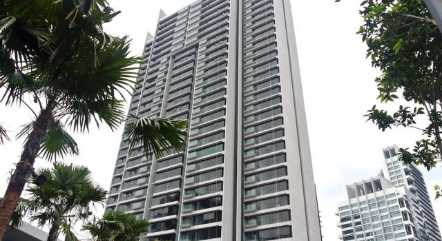 Victoria Home Reflection Residence