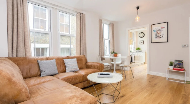 1 Bedroom Flat with Terrace in South West London