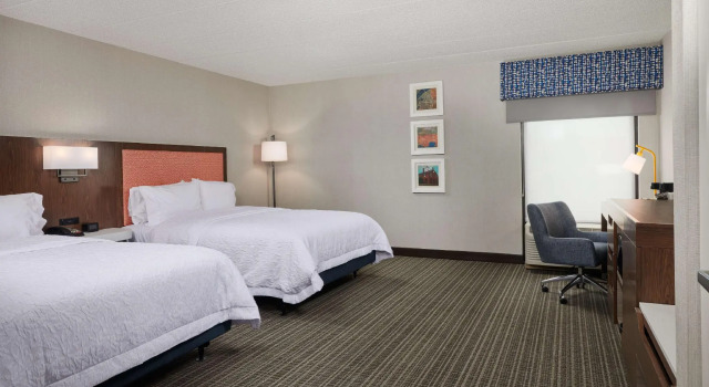 Четырёхместный номер Standard Hampton Inn Fairfax City