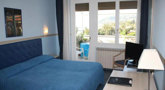 Двухместный номер Standard с балконом и с видом на море Hotel Sole Mare