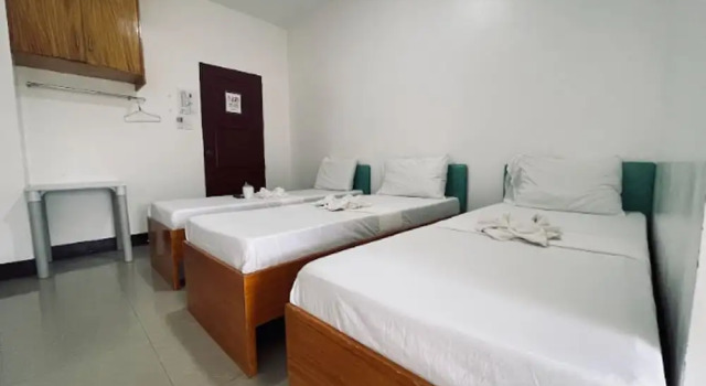 Трёхместный номер Deluxe A and A Bed and Breakfast Inn powered by Cocotel