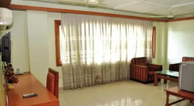 Hotel Mayura A/C, Rezerwuj Hotel Hotele w Andhra Pradesh z parkingiem, Parking