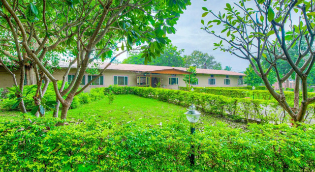 Narmada Hills Resort, Забронировать Курортный отель Отели штата Махараштры 3 звезды, 3*