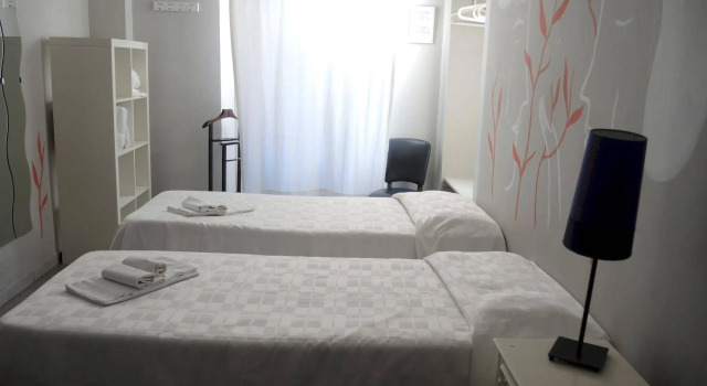 Tomato Urban Retreat, Buchen Sie Hostel San Salvario Valentino Turin, in der Nähe von Dante