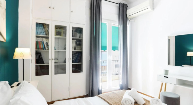 Beautifully decorated spacious aprt for 5 near Acropolis, Забронировать Отель Неос-Космос Афины, рядом с Холм Филопаппос