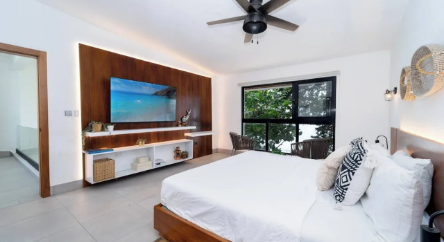 Bayshore 76 Beachfront Villa Palmar de Ocoa, Boek Villa Villa's in Azua, Villa