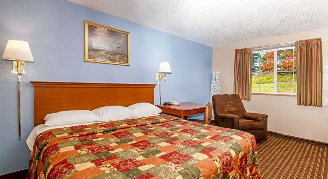 Люкс Super 8 by Wyndham Johnstown/Gloversville