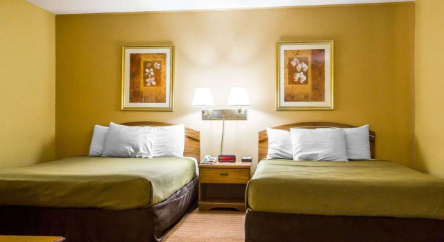 Четырёхместный люкс SureStay by Best Western Massena