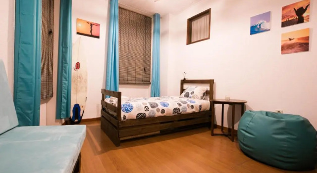 Douro Surf Hostel, Забронировать Хостел Недорогие отели Порту, рядом с Винодельня Баррос Алмейда, недорого