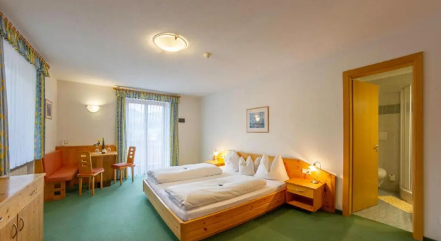 Двухместный номер Standard с видом на горы Hotel Garni Angerer