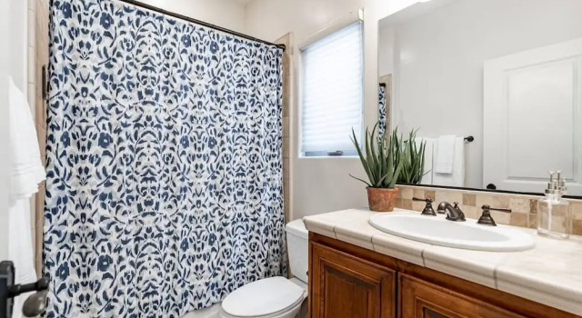 Your Home in San Diego - Two-car Garage, Забронировать Дом для отпуска Сан-Диего San Diego Metropolitan Area, рядом с Scripps Coastal Medical Center