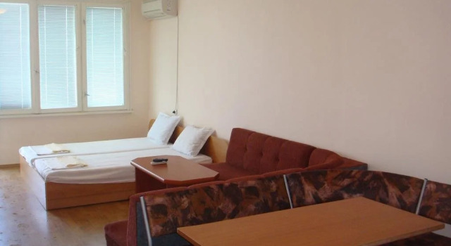 Evi Apartments 1, Забронировать Апартаменты/квартира Отели Поморие с парковкой, рядом с Аквапарк Поморие, Парковка