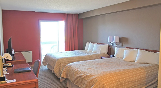 Четырёхместный номер Standard Lakeview Gimli Resort