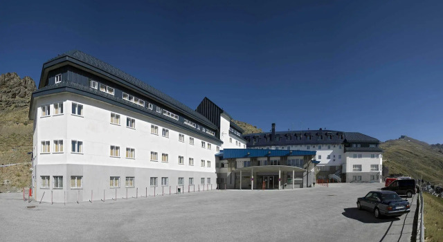 Albergue Inturjoven Sierra Nevada - Hostel