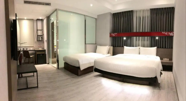 Трёхместный номер Luxury City Place Hotel