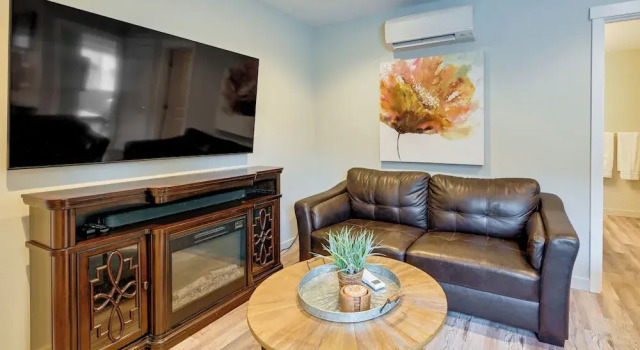 Апартаменты Modern Seatac Gem w/ Fireplace & Smart Tvs!