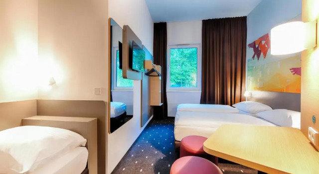 Трёхместный номер Standard B&B Hotel Cuxhaven