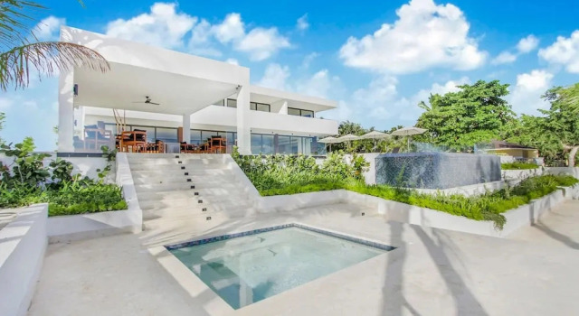 Коттедж Luxurious 12-bedroom Oceanfront Villa With Private Chef Butler Private Beach in Casa de Campo Resort
