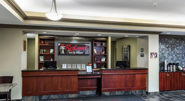 Redwood Inn & Suites, Rezerwuj Hotel Grande Prairie Northern Alberta