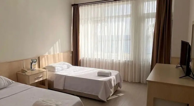 Двухместный номер Classic с балконом Lades Hotel