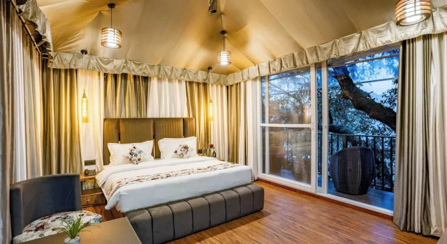 Тент The Whispering Oaks