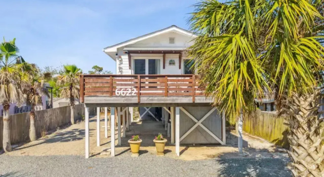Коттедж Newly Renovated 2 Bedroom Beach House Free Parking
